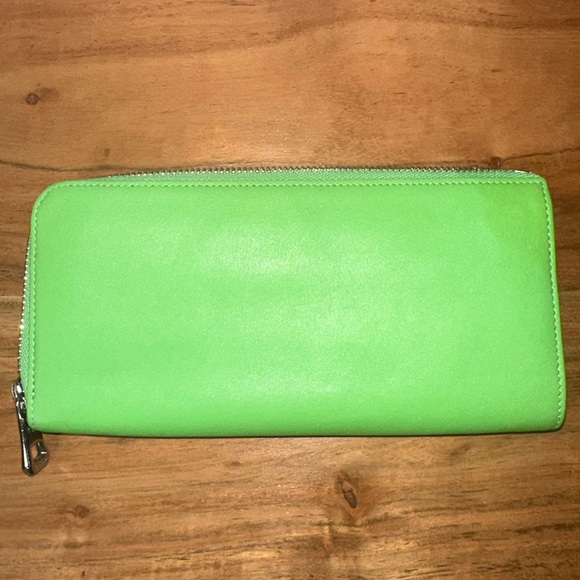 Longchamp 3/4 Zip Wallet - Picture 2 of 3